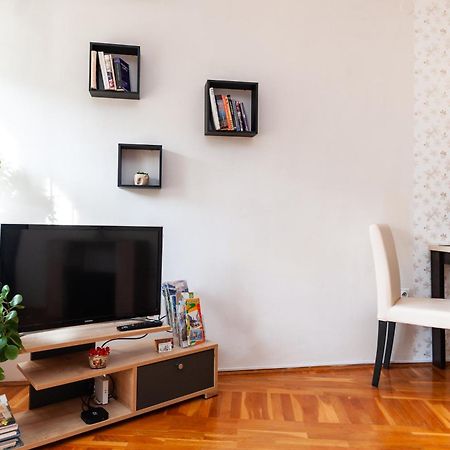 Momo'S Studio Apartment Суботица Экстерьер фото