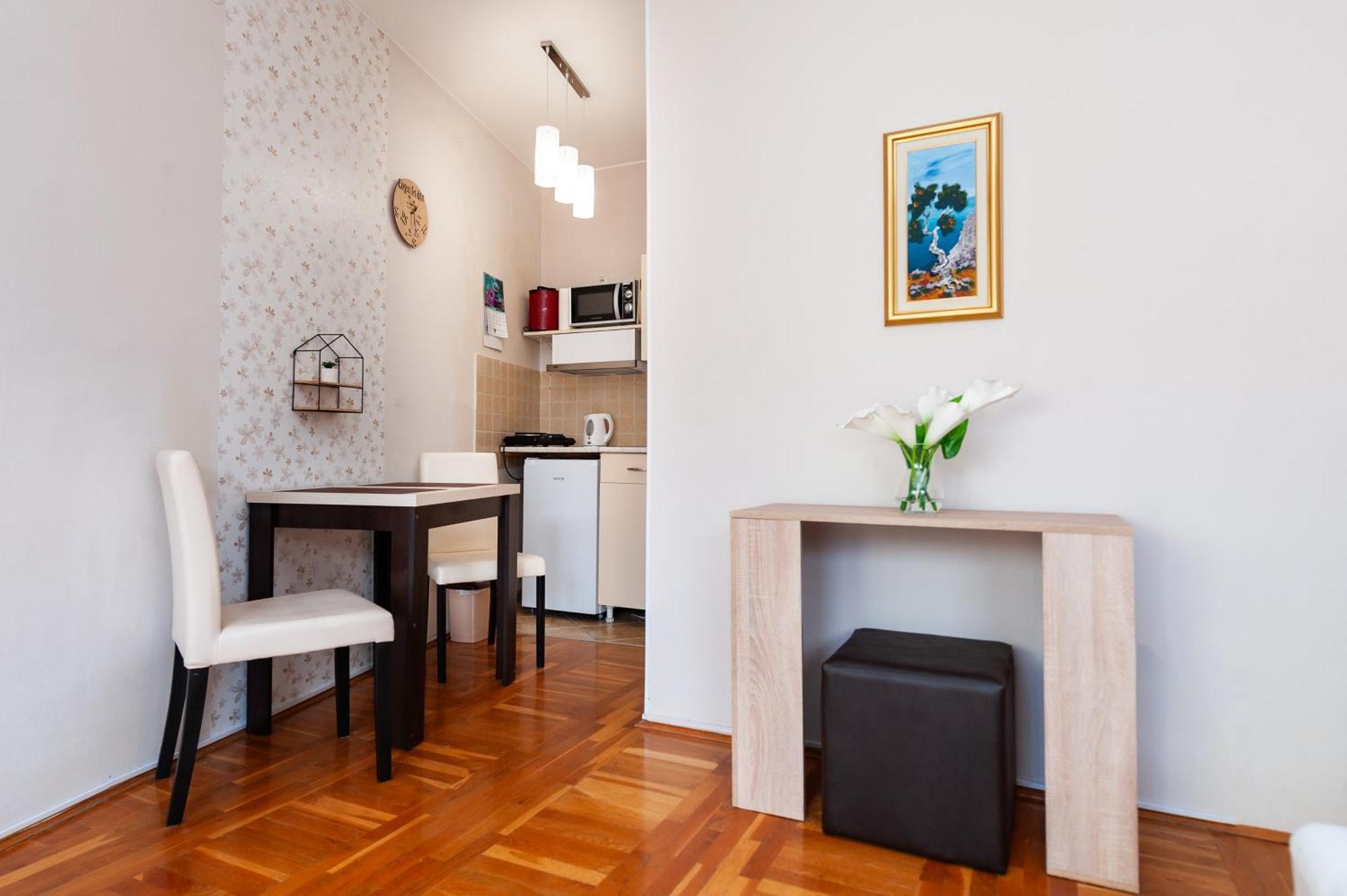 Momo'S Studio Apartment Суботица Экстерьер фото