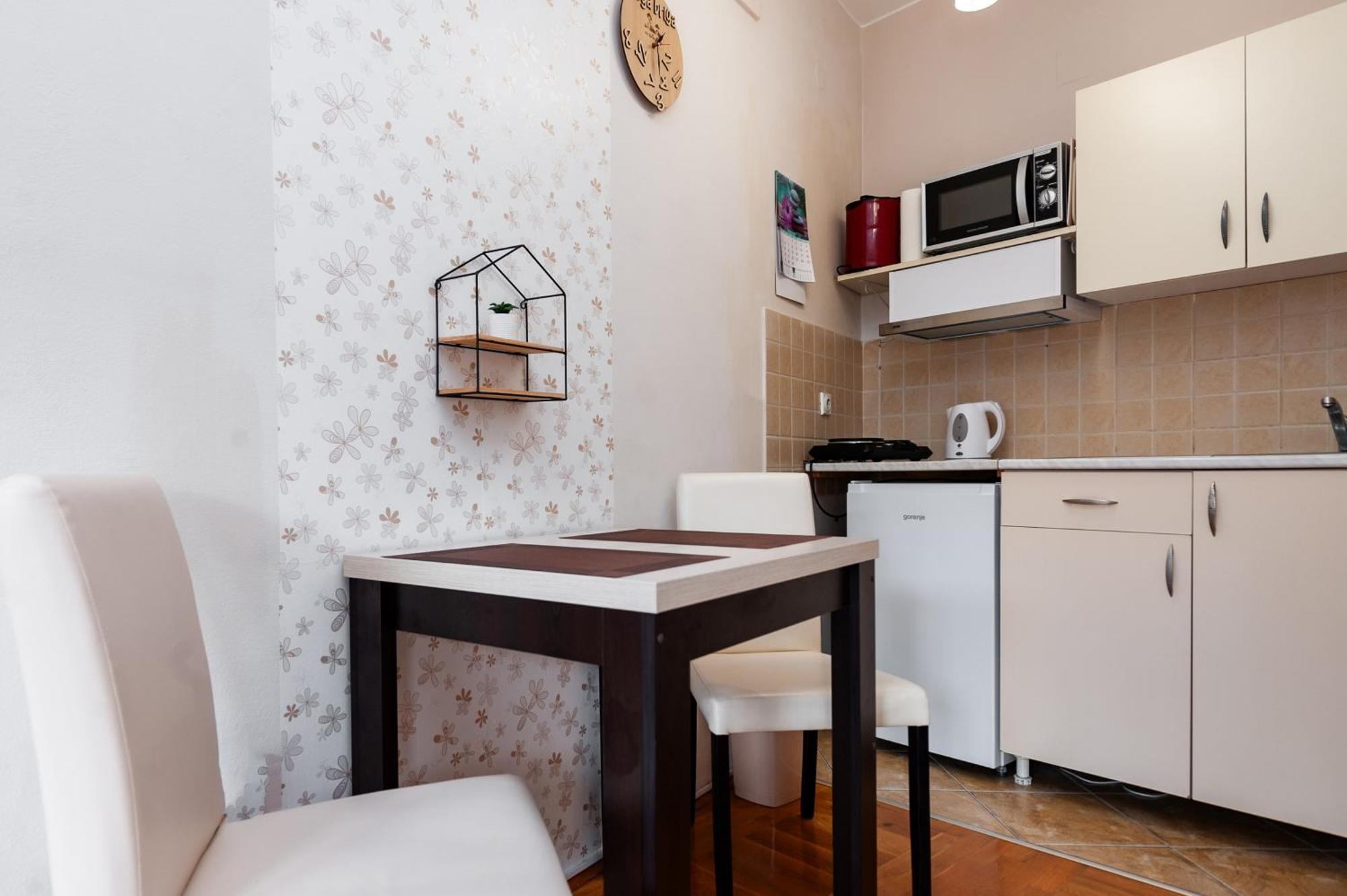 Momo'S Studio Apartment Суботица Экстерьер фото