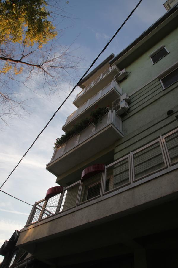 Momo'S Studio Apartment Суботица Экстерьер фото